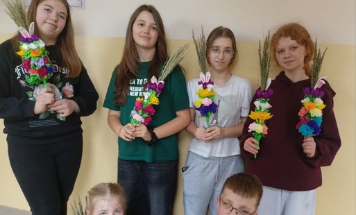 Zdjęcie do &bdquo;Kolorowa tradycja w młodych dłoniach  &ndash; warsztaty tworzenia palm wielkanocnych&rdquo; w PSP W Jadownikach