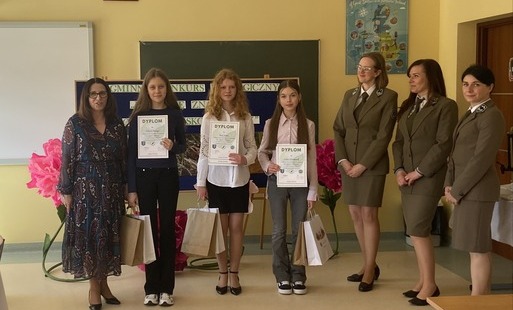 Zdjęcie do Sukces uczennic klasy VII PSP Jadowniki w konkursie ekologicznym
