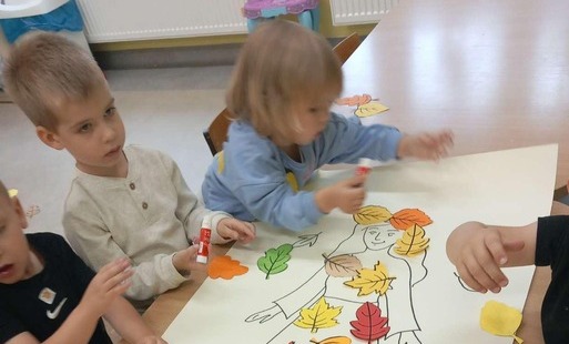 Zdjęcie do Zajęcia popołudniowe w przedszkolu w Radkowicach