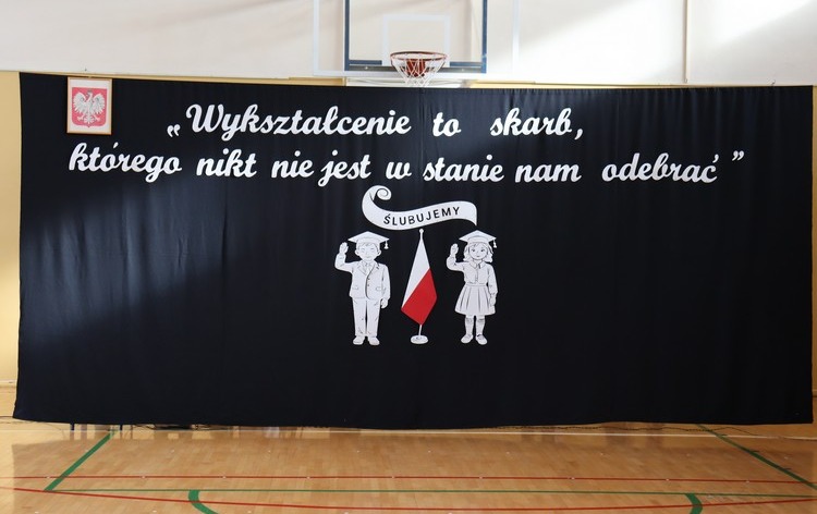 Uroczystości w Publicznej Szkole Podstawowej w Chybicach